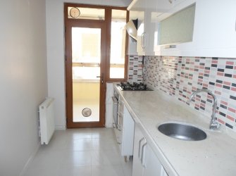 Güngören Akıncılar'da 5+1 İskanlı 2016 Yapımı 180 m2 Dubleks