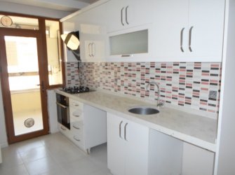 Güngören Akıncılar'da 5+1 İskanlı 2016 Yapımı 180 m2 Dubleks