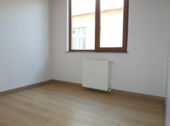 Güngören Akıncılar'da 5+1 İskanlı 2016 Yapımı 180 m2 Dubleks