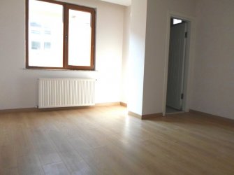 Güngören Akıncılar'da 5+1 İskanlı 2016 Yapımı 180 m2 Dubleks