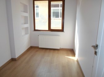 Güngören Akıncılar'da 5+1 İskanlı 2016 Yapımı 180 m2 Dubleks