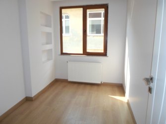 Güngören Akıncılar'da 5+1 İskanlı 2016 Yapımı 180 m2 Dubleks