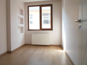 Güngören Akıncılar'da 5+1 İskanlı 2016 Yapımı 180 m2 Dubleks