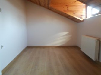Güngören Akıncılar'da 5+1 İskanlı 2016 Yapımı 180 m2 Dubleks