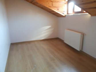 Güngören Akıncılar'da 5+1 İskanlı 2016 Yapımı 180 m2 Dubleks