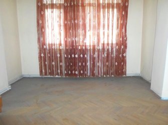 Bahçelievler'de Ferit Selime Yakın 1,Kat Arsa Tapulu 3+1 Balkonlu  Daire