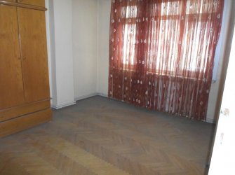 Bahçelievler'de Ferit Selime Yakın 1,Kat Arsa Tapulu 3+1 Balkonlu  Daire