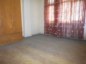 Bahçelievler'de Ferit Selime Yakın 1,Kat Arsa Tapulu 3+1 Balkonlu  Daire