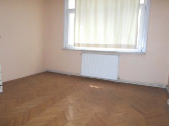 Bahçelievler'de Ferit Selime Yakın 1,Kat Arsa Tapulu 3+1 Balkonlu  Daire