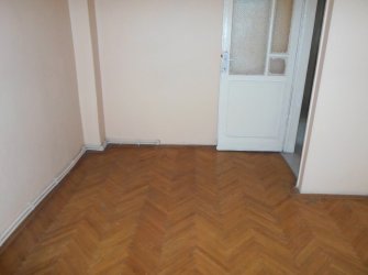 Bahçelievler'de Ferit Selime Yakın 1,Kat Arsa Tapulu 3+1 Balkonlu  Daire