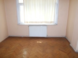 Bahçelievler'de Ferit Selime Yakın 1,Kat Arsa Tapulu 3+1 Balkonlu  Daire