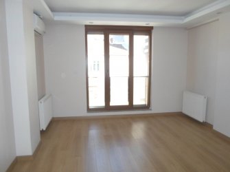 Güngören Akıncılar Alt Kat 2+1 Üst Kat 2+1 İskanlı 2016 Yapımı Dubleks
