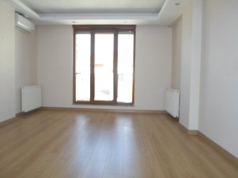 Güngören Akıncılar Alt Kat 2+1 Üst Kat 2+1 İskanlı 2016 Yapımı Dubleks