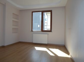 Güngören Akıncılar Alt Kat 2+1 Üst Kat 2+1 İskanlı 2016 Yapımı Dubleks