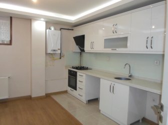 Güngören Akıncılar'da 2+1 Açık Mutfaklı 80 m2 Bahçe Katı 2016 Yapımı