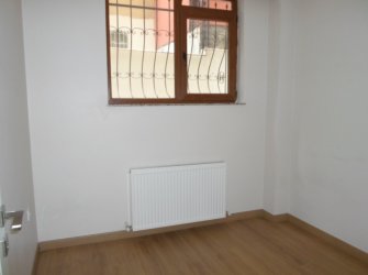 Güngören Akıncılar'da 2+1 Açık Mutfaklı 80 m2 Bahçe Katı 2016 Yapımı