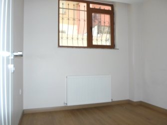 Güngören Akıncılar'da 2+1 Açık Mutfaklı 80 m2 Bahçe Katı 2016 Yapımı