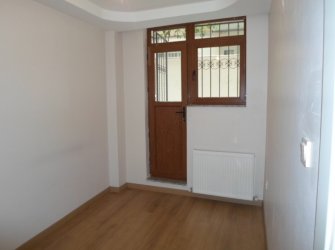 Güngören Akıncılar'da 2+1 Açık Mutfaklı 80 m2 Bahçe Katı 2016 Yapımı