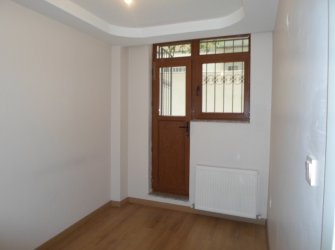Güngören Akıncılar'da 2+1 Açık Mutfaklı 80 m2 Bahçe Katı 2016 Yapımı