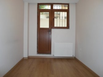 Güngören Akıncılar'da 2+1 Açık Mutfaklı 80 m2 Bahçe Katı 2016 Yapımı