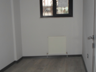 Bahçelievler Cumhuriyet Mah 2+1 A.Mutfaklı 75 m2 Düz Giriş