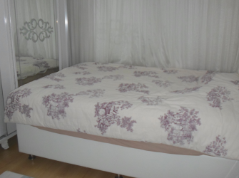 Güngören'de 9 Yıllık Bina İskanlı 2+1 A.Mutfaklı 80 m2 Yüksek Giriş