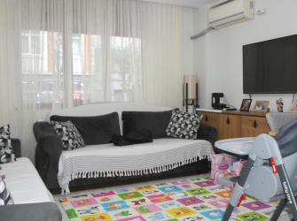 Güngören'de 9 Yıllık Bina İskanlı 2+1 A.Mutfaklı 80 m2 Yüksek Giriş