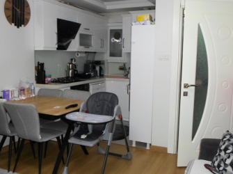 Güngören'de 9 Yıllık Bina İskanlı 2+1 A.Mutfaklı 80 m2 Yüksek Giriş