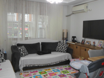 Güngören'de 9 Yıllık Bina İskanlı 2+1 A.Mutfaklı 80 m2 Yüksek Giriş