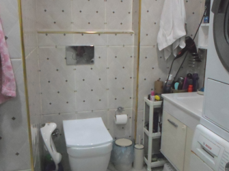 Güngören'de 9 Yıllık Bina İskanlı 2+1 A.Mutfaklı 80 m2 Yüksek Giriş