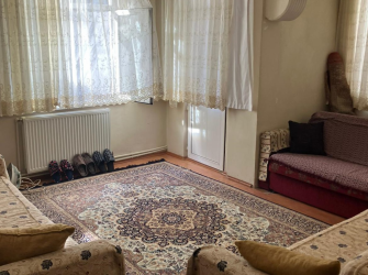 Güngören'de Tramvaya Yakın 1,Kat Ön Cephe 2+1 Arsa Tapulu  90 m2
