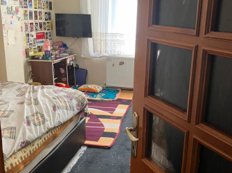 Güngören'de Tramvaya Yakın 1,Kat Ön Cephe 2+1 Arsa Tapulu  90 m2