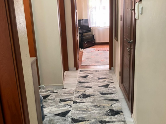 Güngören'de Tramvaya Yakın 1,Kat Ön Cephe 2+1 Arsa Tapulu  90 m2