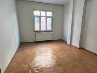 Bağcılar İnönü'de 2,Kat Hüseyin Bakkala Yakın 2+1Kredili 95 m2