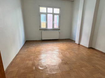 Bağcılar İnönü'de 2,Kat Hüseyin Bakkala Yakın 2+1Kredili 95 m2