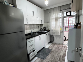 Güngören'de Tramvaya Yakın 2+1 Balkonlu 90 m2 Kredili Yüksek Giriş