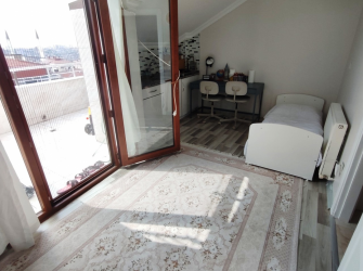Bahçelievler Cumhuriyet'te 6 Yıllık Bina 170 m2 Çift Girişli 4+1 Dubleks