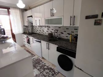 Bahçelievler Cumhuriyet'te 6 Yıllık Bina 170 m2 Çift Girişli 4+1 Dubleks