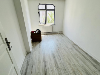 Bahçelievler Kocasinan'da 1,Kat Arsa Tapulu 2+1 Ön Cephe 1998 Yapımı 