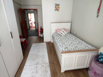 Bahçelievler Soğanlı Meydan 2,Kat Asansörlü 3+1 Arsa Tapulu 130 m2 