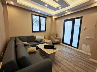 Güngören'de Tramvayın Dibi 1+1 Bahçe Katı 2 Yıllık  70 m2 İskanlı