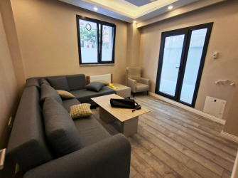 Güngören'de Tramvayın Dibi 1+1 Bahçe Katı 2 Yıllık  70 m2 İskanlı