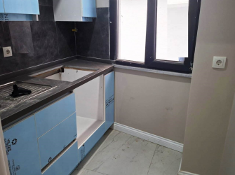 Güngören'de Tramvayın Dibi 1+1 Bahçe Katı 2 Yıllık  70 m2 İskanlı