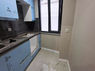 Güngören'de Tramvayın Dibi 1+1 Bahçe Katı 2 Yıllık  70 m2 İskanlı