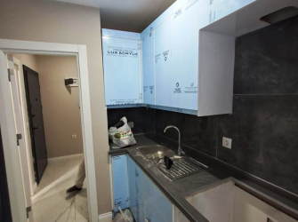 Güngören'de Tramvayın Dibi 1+1 Bahçe Katı 2 Yıllık  70 m2 İskanlı