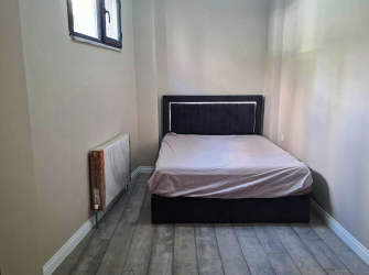 Güngören'de Tramvayın Dibi 1+1 Bahçe Katı 2 Yıllık  70 m2 İskanlı