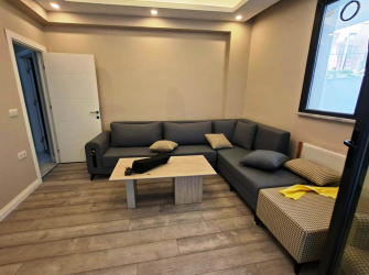 Güngören'de Tramvayın Dibi 1+1 Bahçe Katı 2 Yıllık  70 m2 İskanlı