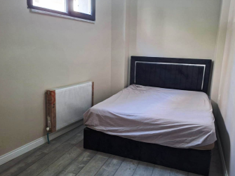 Güngören'de Tramvayın Dibi 1+1 Bahçe Katı 2 Yıllık  70 m2 İskanlı