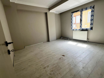 Güngören Güven'de 3,Ara Kat Asansörlü 3+1 Sıfır Balkonlu 120 m2