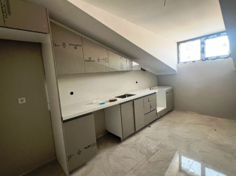 Güngören'de Alt Kat 2+1 Üst Kat 2+1 Ebeveyn Banyolu 200 m2 Dubleks